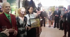 Anome avas eksklusiivse relvabutiigi