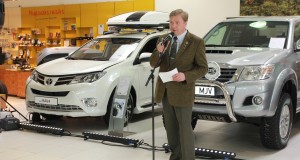 Avati jahitrofeede näitus (täiendatud piltidega) President avab trofeenäitust