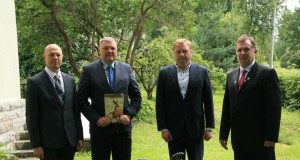 Keskkonnaminister külastas jahimehi