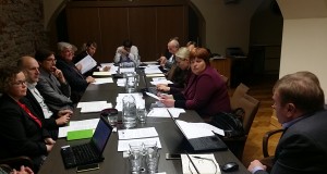 Kohtumine Keskkonnakomisjonis Selgitusi komisjoni liikmetele ja külalistele jagab Margus Puust