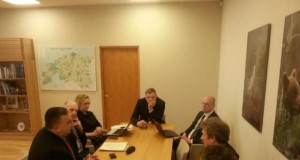 Nõupidamine jahikoerte teemal