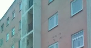 Metsis otsis Aseris korterit.