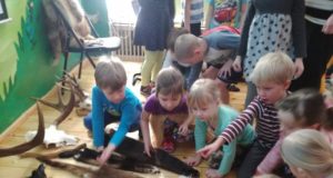 Põlva jahiselts tutvustas lastele metsloomi