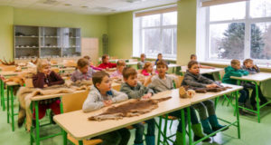 Metsloomad tekitasid Räpina Aianduskoolis laste seas palju elevust