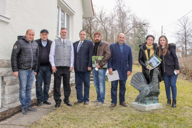 EJSi tegevjuht Tõnis Korts ja tegevjuhi asetäitja Andres Lillemäe koos Gruusia ajakirjanikega