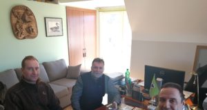 Soome jahimeeste uus president EJSis külas. T.Hallenberg, T.Korts. A.Lillemäe.