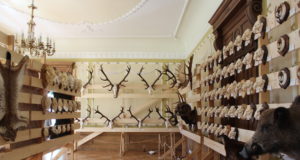 GALERII! Täna avati Mäetaguse mõisas jahitrofeenäitus