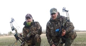 Vibujahi infoõhtu Pärnus Vasakult Reimo Loorents ja Rasmus Antson