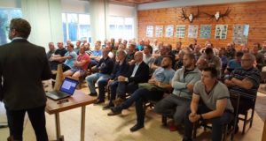 Järvamaal õpetati põtru peibutama