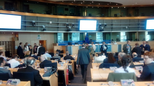 1504702064194-187943524