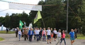 100 PÄRNUS! Kokkutuleku rongkäik täies mahus
