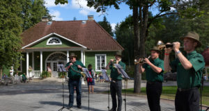 Põltsamaa jahisarveansambel tuli välja duubelalbumiga
