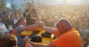 Kokkutulekul saab kätt suruda