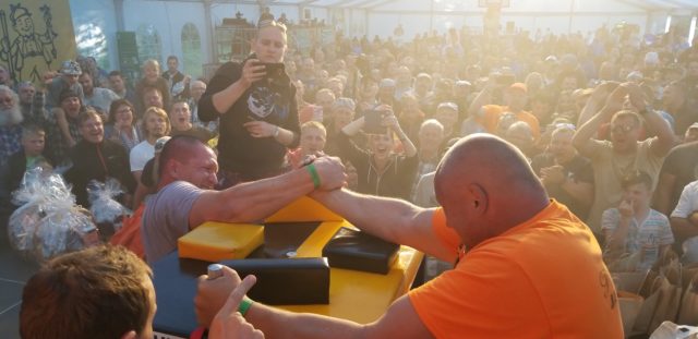 jahimeeste kokkutulek käesurumine