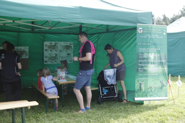 kogu pere metsapäev