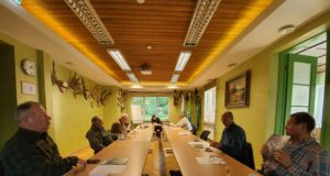 EJSi majas toimus ajakirja Eesti Jahimees toimkonna koosolek