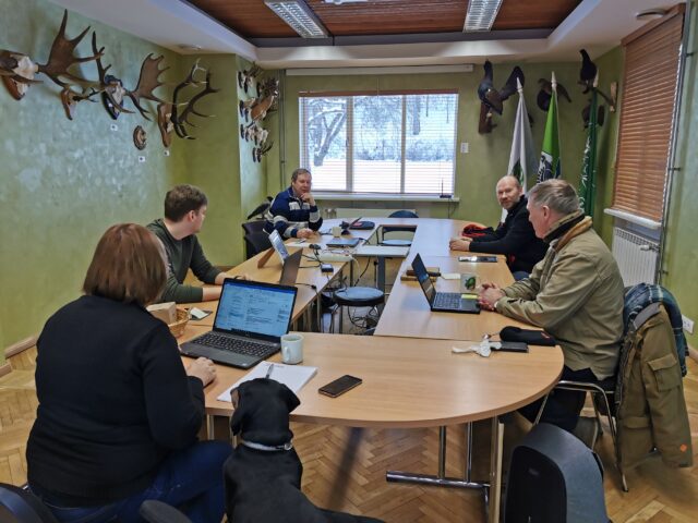 ulukid teel koosolek