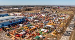 Maamess möödus edukalt