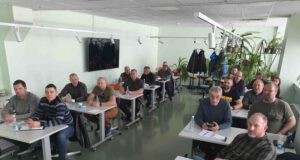 Jahimehed koolipingis