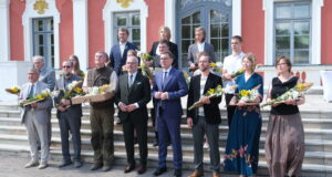 Eerik Kumari looduskaitsepreemia anti üle Urmas Tartesele