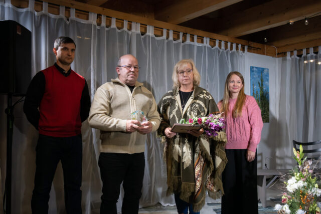Pildil on vasakult Hiiumaa vallavanem Hergo Tasuja, HJS juhatuse liige Hillar Lõppe, Anu Sarapuu, SA Hiiumaa Arenduskeskuse juht Liis Lukas. Foto Hiiu Leht