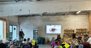 Pärnu lasteaia lapsed käisid külas Aruvälja jahiseltsis