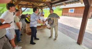 Laeva Jahiselts avas esmatöötluskoha